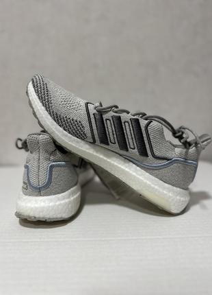 Кроссовки adidas ultraboost