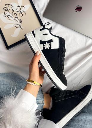 Кроссовки innovative water-based formula that sprays to protect your sneakers from stains premium style