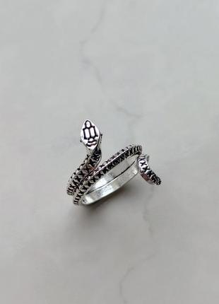 Кольцо серебряное змея спираль