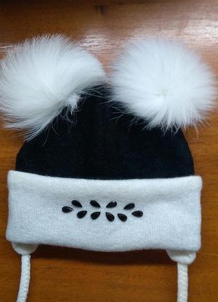 Шапка шапочка на завязках с помпонами зимняя1 фото
