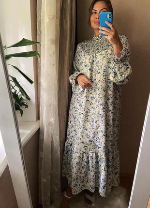 Красивое миди платье в цветочный принт