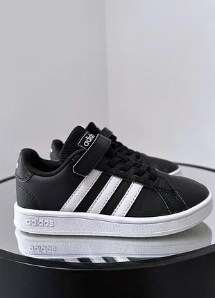 Чудові якісні кросівки adidas neo