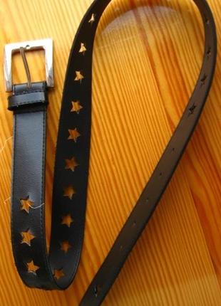 Пояс ремень ж. черный звезды перфорация, пряжка металл серебристый