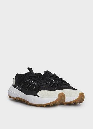 Черные кроссовки under armour