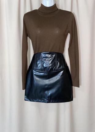 Коричнева кофтинка