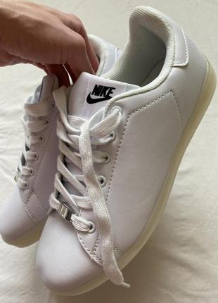 Кросівки nike
