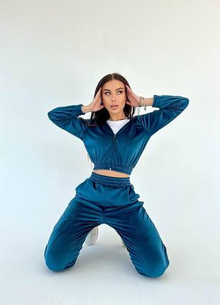 Велюровый спортивный костюм7 фото