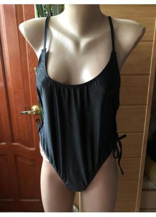 Цельный купальник