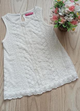 Біла мереживна блуза