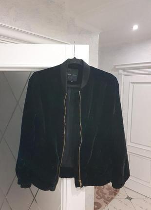Стильный бомбер куртка из бархата