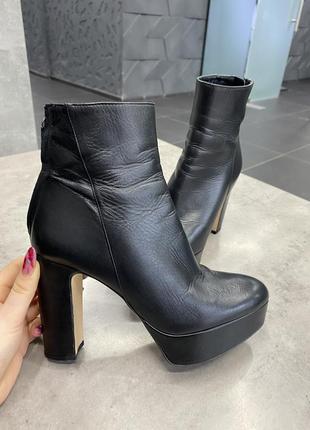 Ботильоны на платформе zara