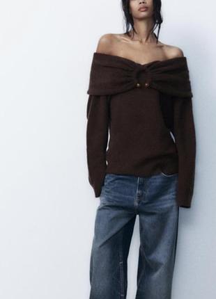 Ефектний шоколадний светр з відкритими плечима zara