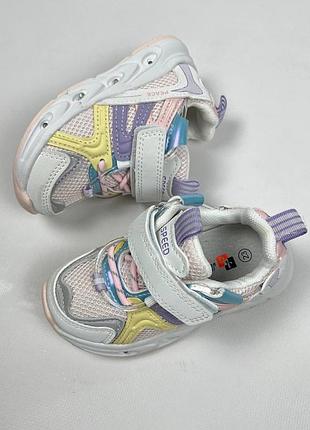 Кросівки з лед підсвіткою для дівчинки4 фото