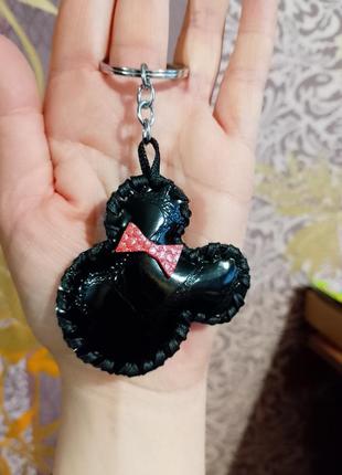 Брелок микки маус из кожи