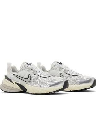 Кроссовки nike v2k run оригинал.