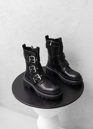 Стильні жіночі чоботи