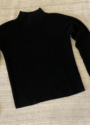 Вовняний светр