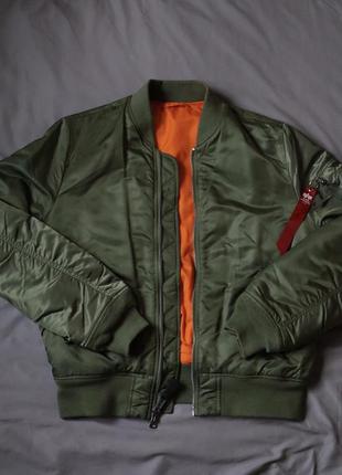 Бомбер alpha industries в кольорі хакі