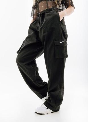 Жіночі нейлонові штани nike cargo1 фото
