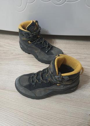 Ботинки детские lowa gore-tex 35 размер оригинал