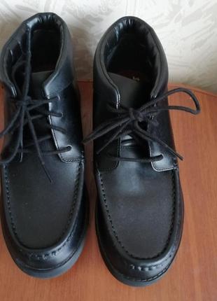 Чоботи clarks