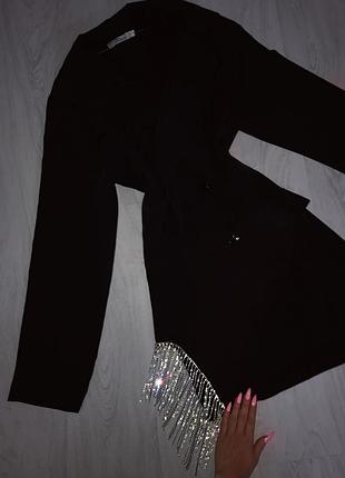 Шикарное платье пиджак с баромою камни стразы