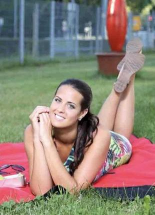 Килимок покривало водонепроникний для пікніка та пляжу
130x150 см
    німеччина,