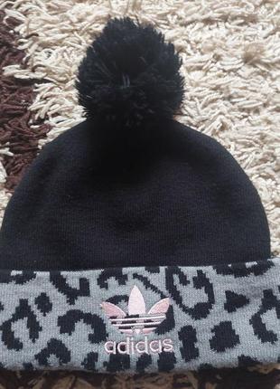 Женская шапка adidas
