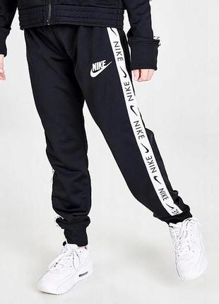 Спортивные штаны от nike