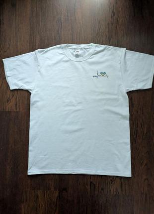 Футболка чоловіча біла з вишивкою