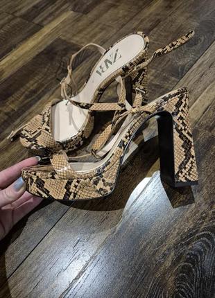 Босоножки сандалии zara 37