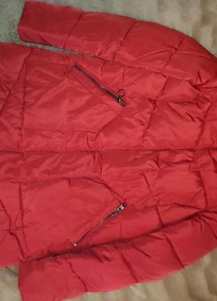 Зимний красный пуховик