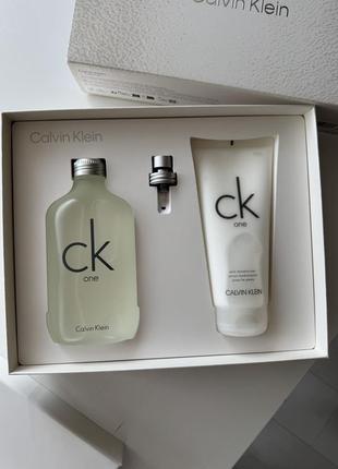 Calvin klein one подарунковий набір edt 200 ml + body lotion 200 ml