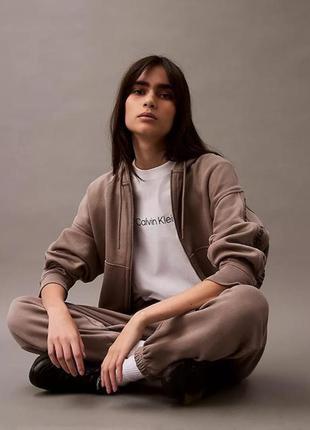Костюм женский calvin tements klein