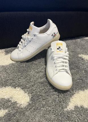 Шкіряні кросівки