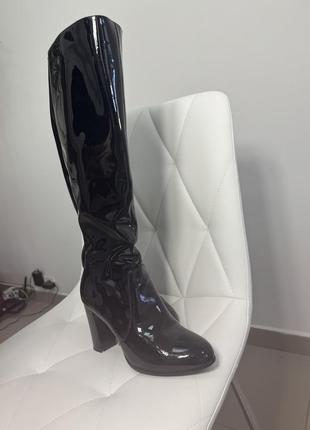 Сапоги лакові