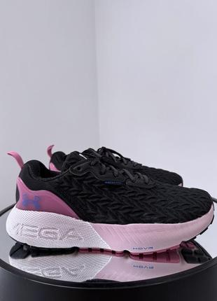 Крутые футуристические кроссовки under armour