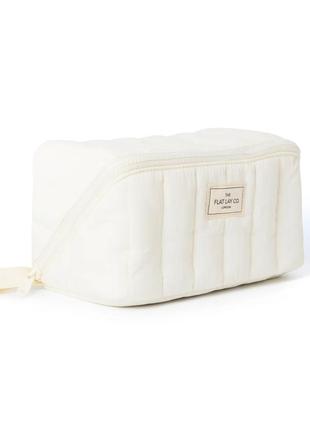 Очень вместительная брендовая косметичка the flat lay co. marshmallow met flat box bag ваниль