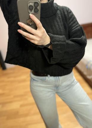 Свитер с широкими рукавами