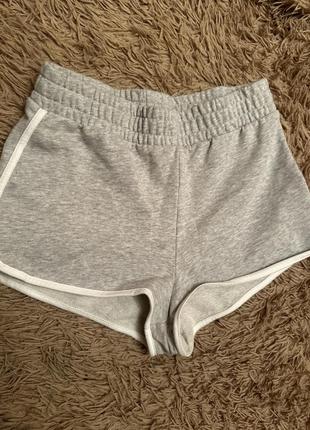 Шорти