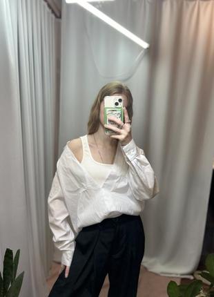 Сорочка з v-образним вирізом