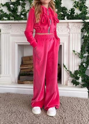 Велюровий костюм 140 см.