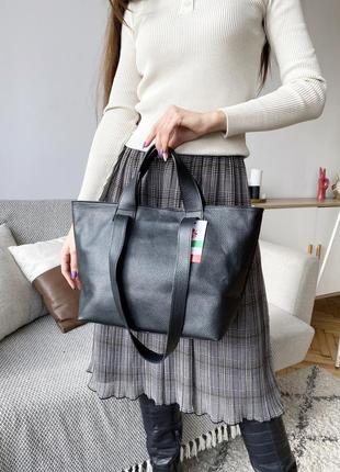 Итальянская черная кожаная сумка-шоппер трансформер с двумя ручками vera pelle, италия3 фото