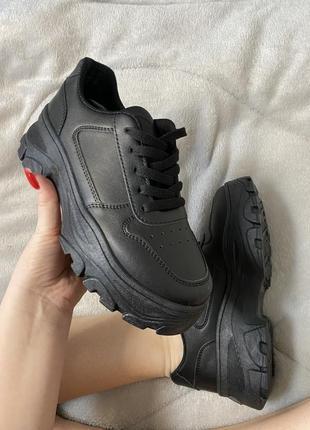 Кроссовки демисезон