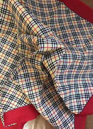 Хрусткая з баловни 55*55 в силі burberry