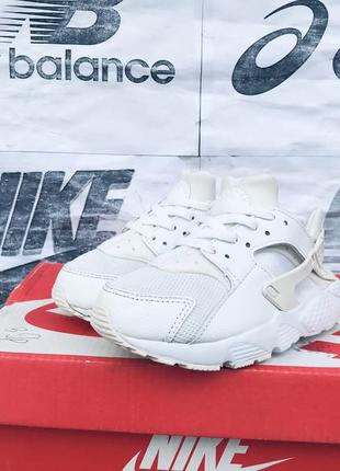 Кросівки nike air huarache для тренувань asics бігові