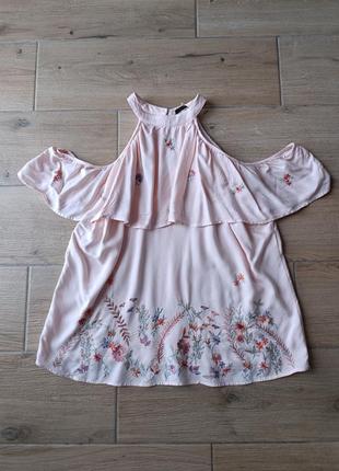 Блуза с вышивкой размер м