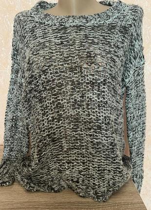 Свитер женский, связанный