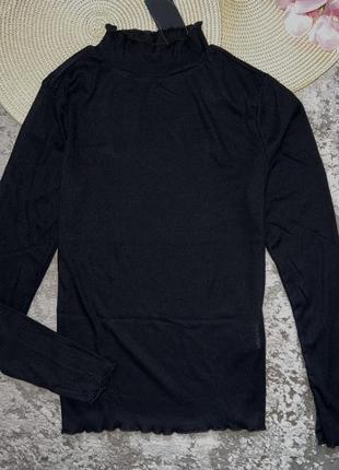 Гольф черного цвета с короткой горловиной. 1/ размер: м/l