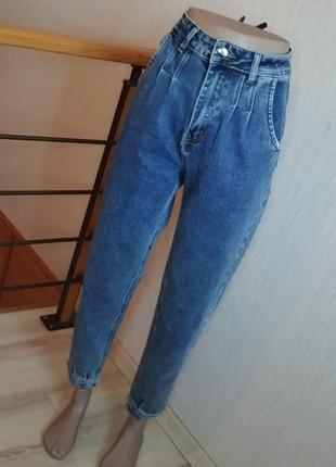 Жіночі стильні джинси мом джогери з гудзиками сині стрейч 27 30